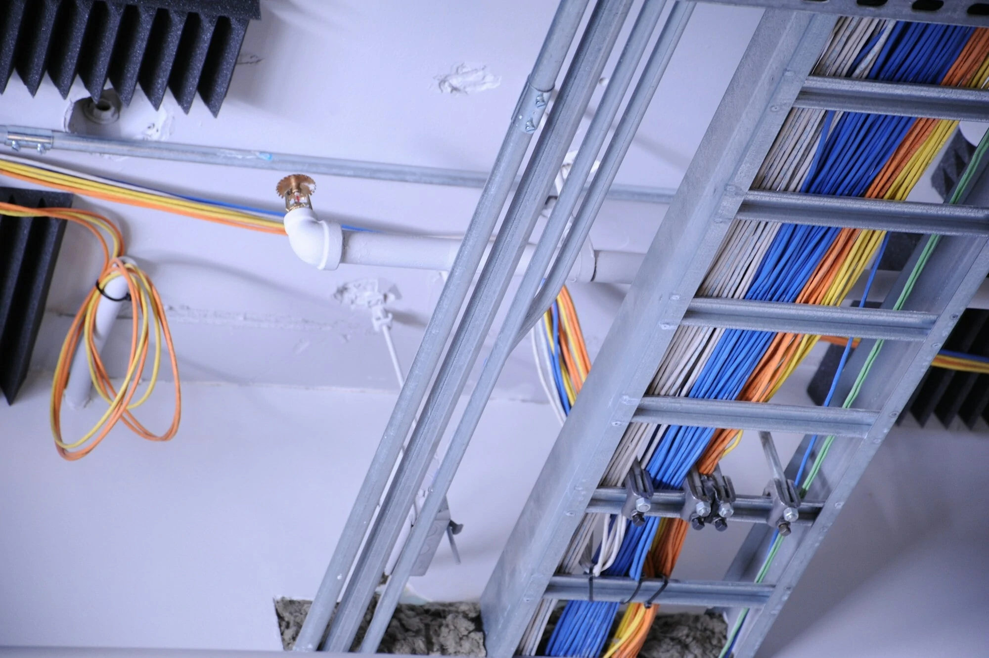 Cable tray